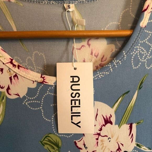 Light blue floral dress  - Picture 6 of 7